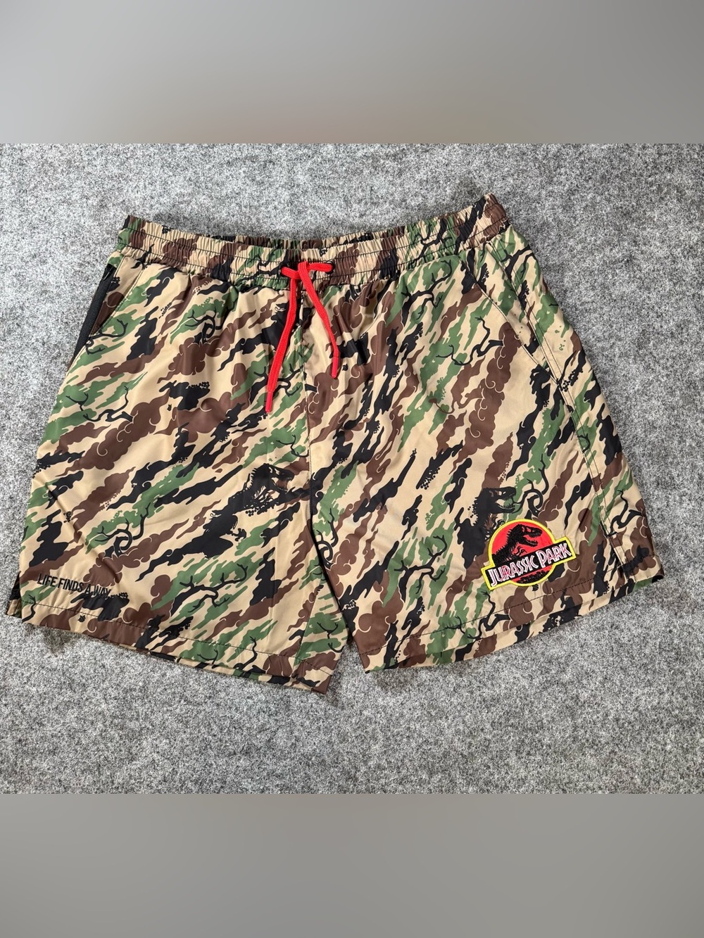 Jurassic Park Camo Swim Trunks Shorts XL Shoe Palace Dino Beach Life Finds Way